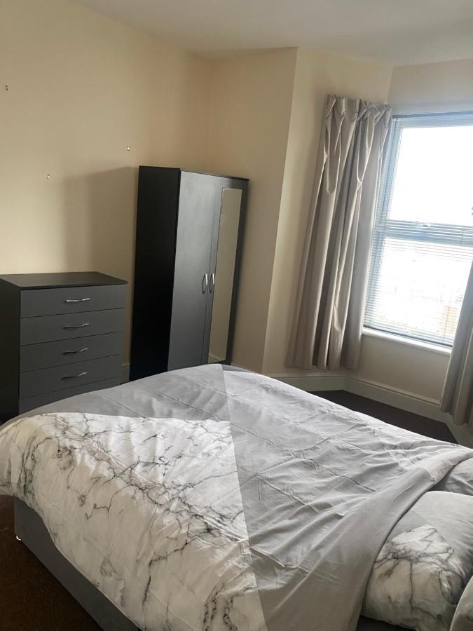 Spacious 4 Bedroom House Near Stokes Croft!! Central!!! Bristol Exterior foto