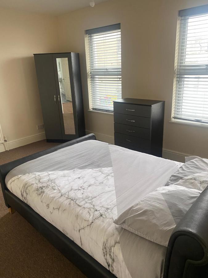 Spacious 4 Bedroom House Near Stokes Croft!! Central!!! Bristol Exterior foto