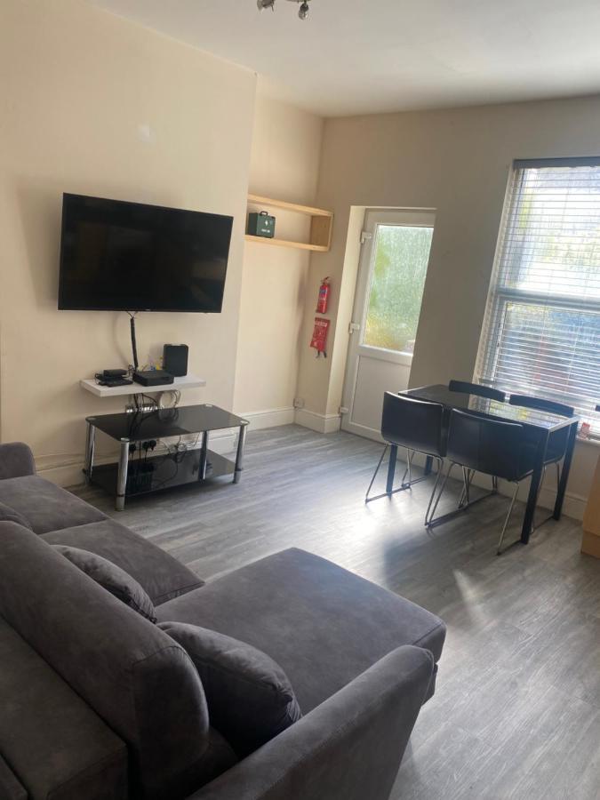 Spacious 4 Bedroom House Near Stokes Croft!! Central!!! Bristol Exterior foto