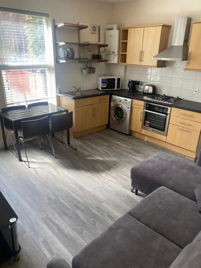 Spacious 4 Bedroom House Near Stokes Croft!! Central!!! Bristol Exterior foto